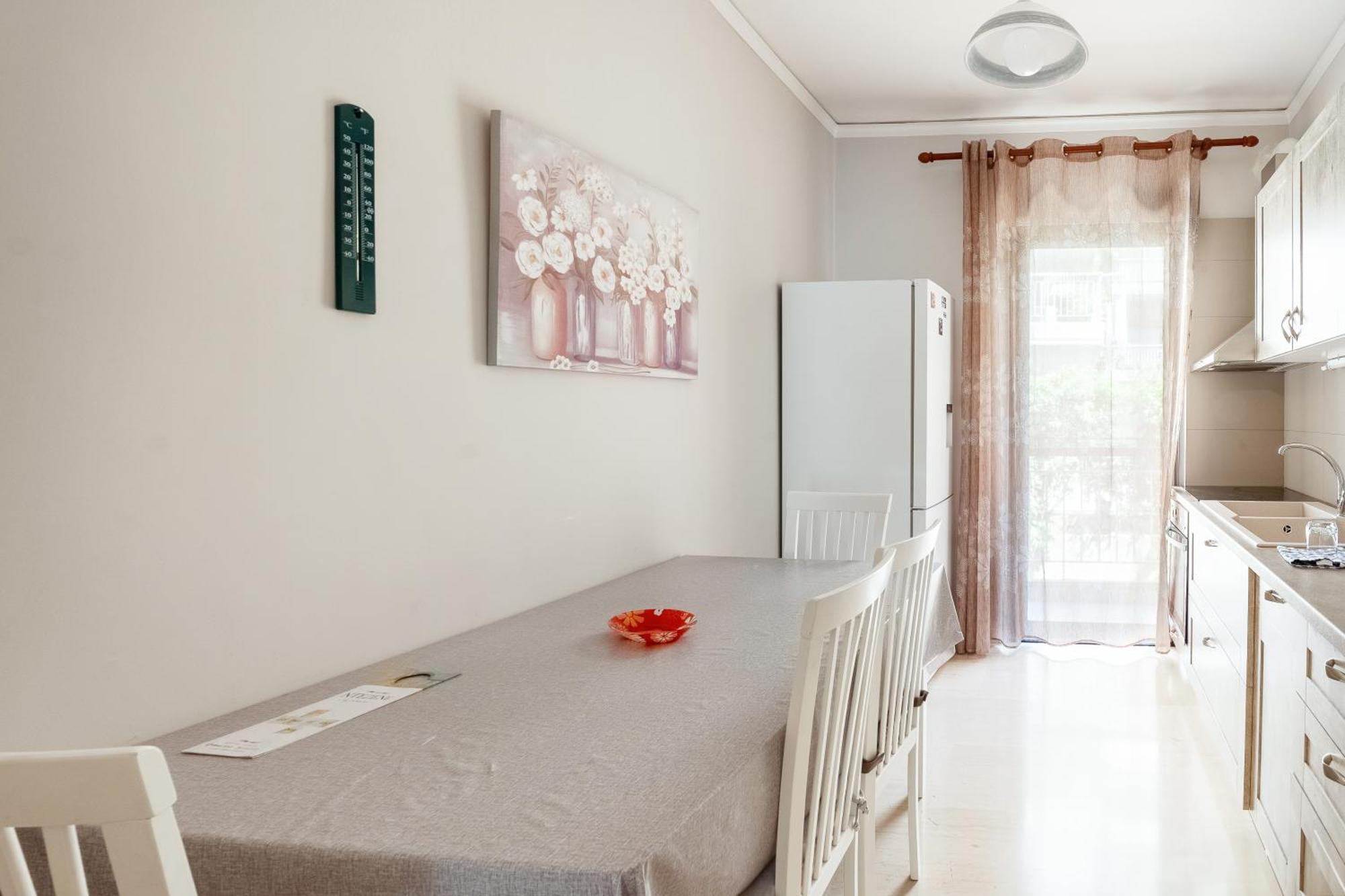 Apartament Charming & Authentic Gem - Walk To Port & Shops! Patras Zewnętrze zdjęcie
