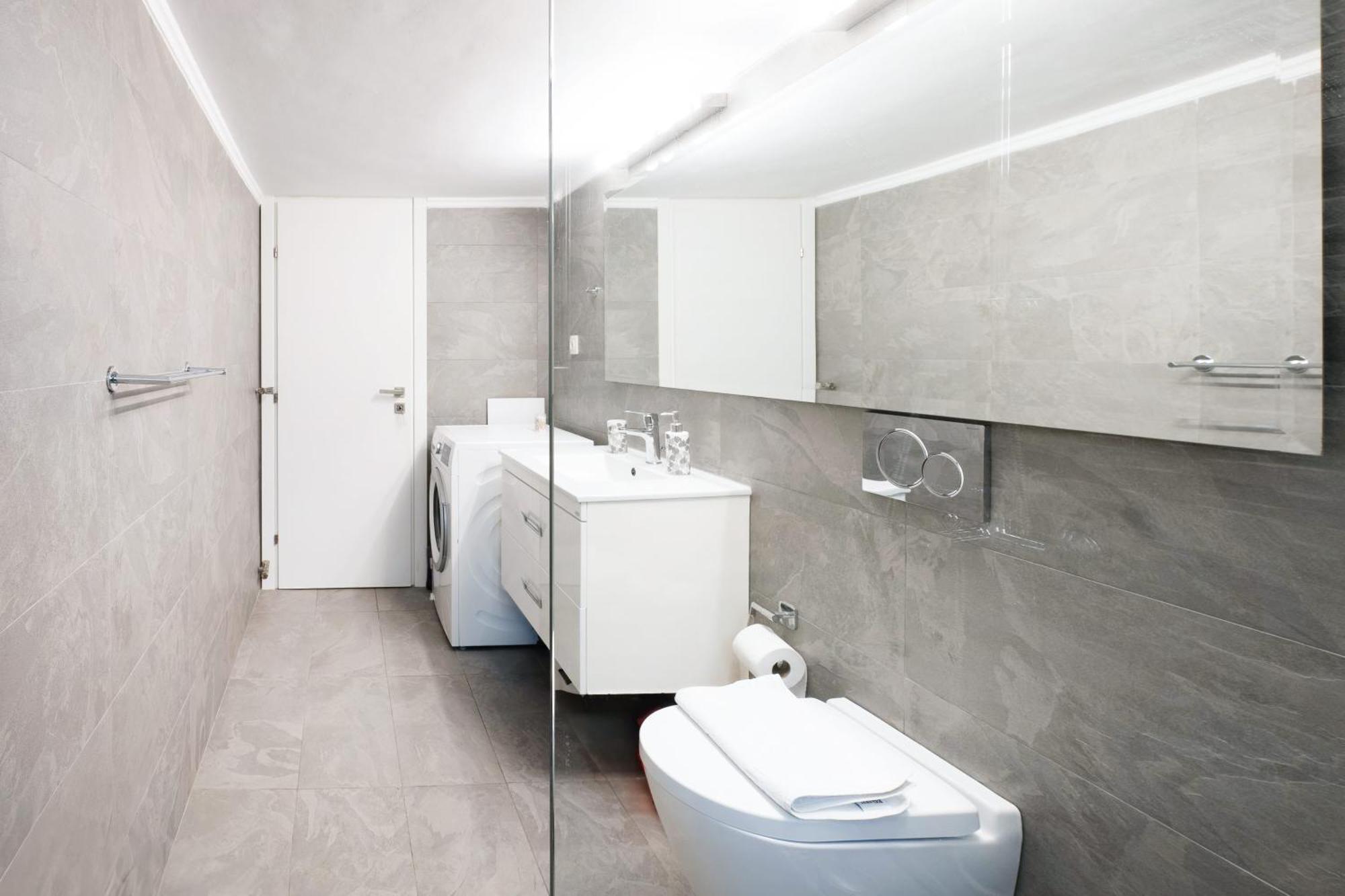 Apartament Charming & Authentic Gem - Walk To Port & Shops! Patras Zewnętrze zdjęcie