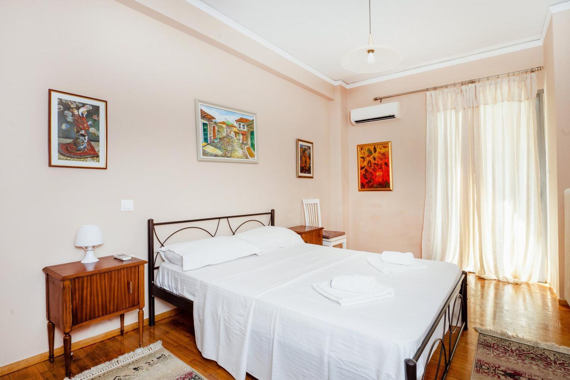 Apartament Charming & Authentic Gem - Walk To Port & Shops! Patras Zewnętrze zdjęcie