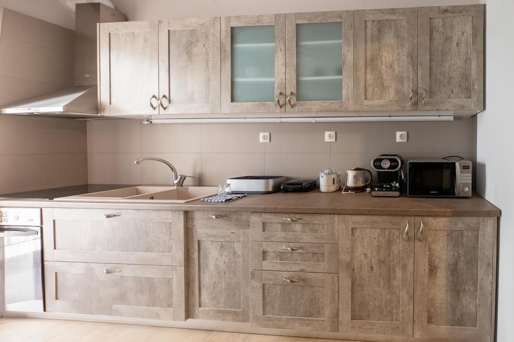 Apartament Charming & Authentic Gem - Walk To Port & Shops! Patras Zewnętrze zdjęcie